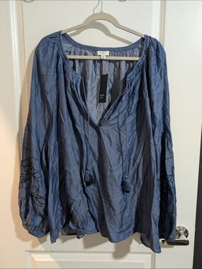 crown & ivy Light Blue Off-Shoulder Peasant Top